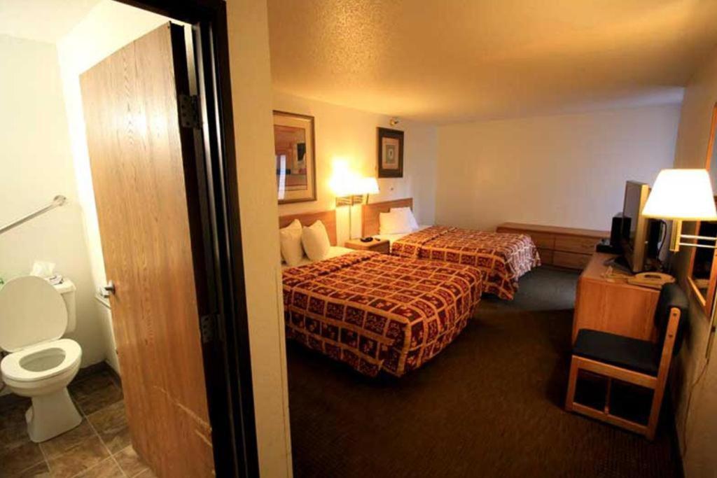 Norwood Inn Minneapolis Roseville Buitenkant foto