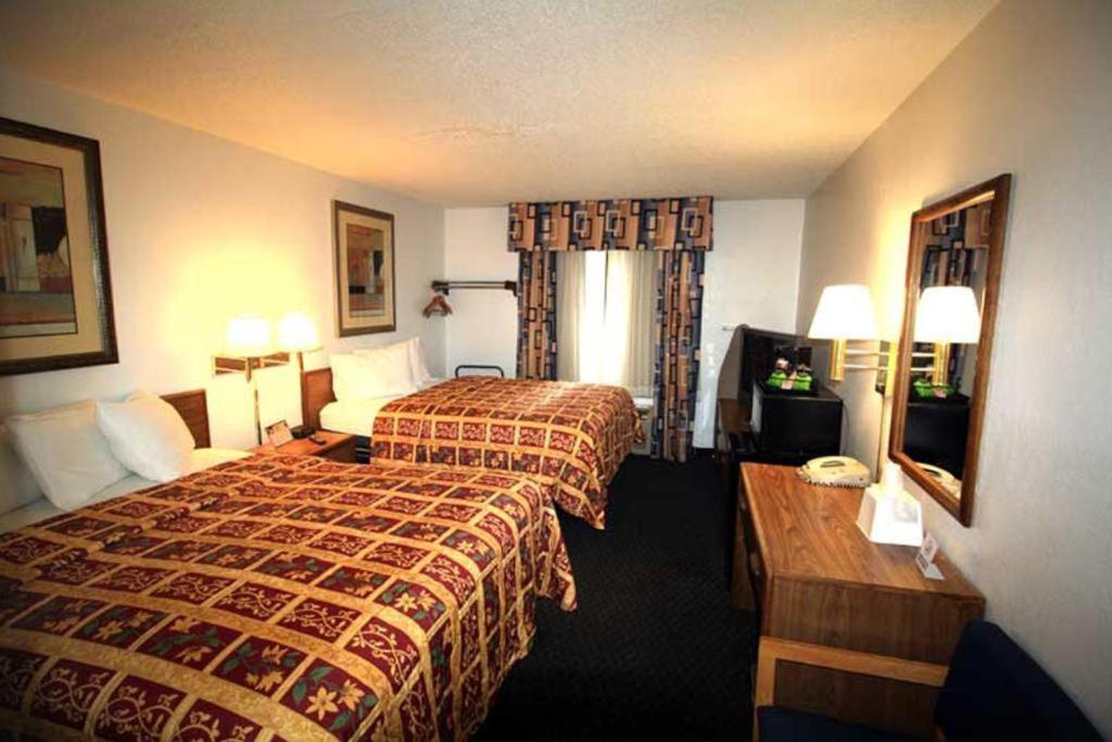 Norwood Inn Minneapolis Roseville Buitenkant foto
